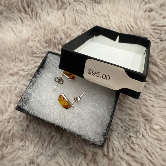Elegant Amber and Silver Stud Earrings - Picture 1 of 4